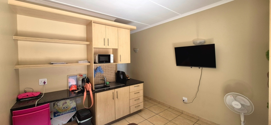 1 Bedroom Property for Sale in Die Bult North West